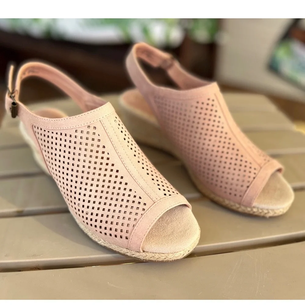 Easy Street Stacy Blush Pink Linen Perforated Wedge Sandals Womens 6.5 W Wide
